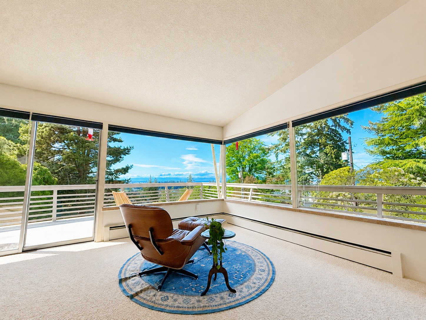 Reading nook, facing the Salish Sea